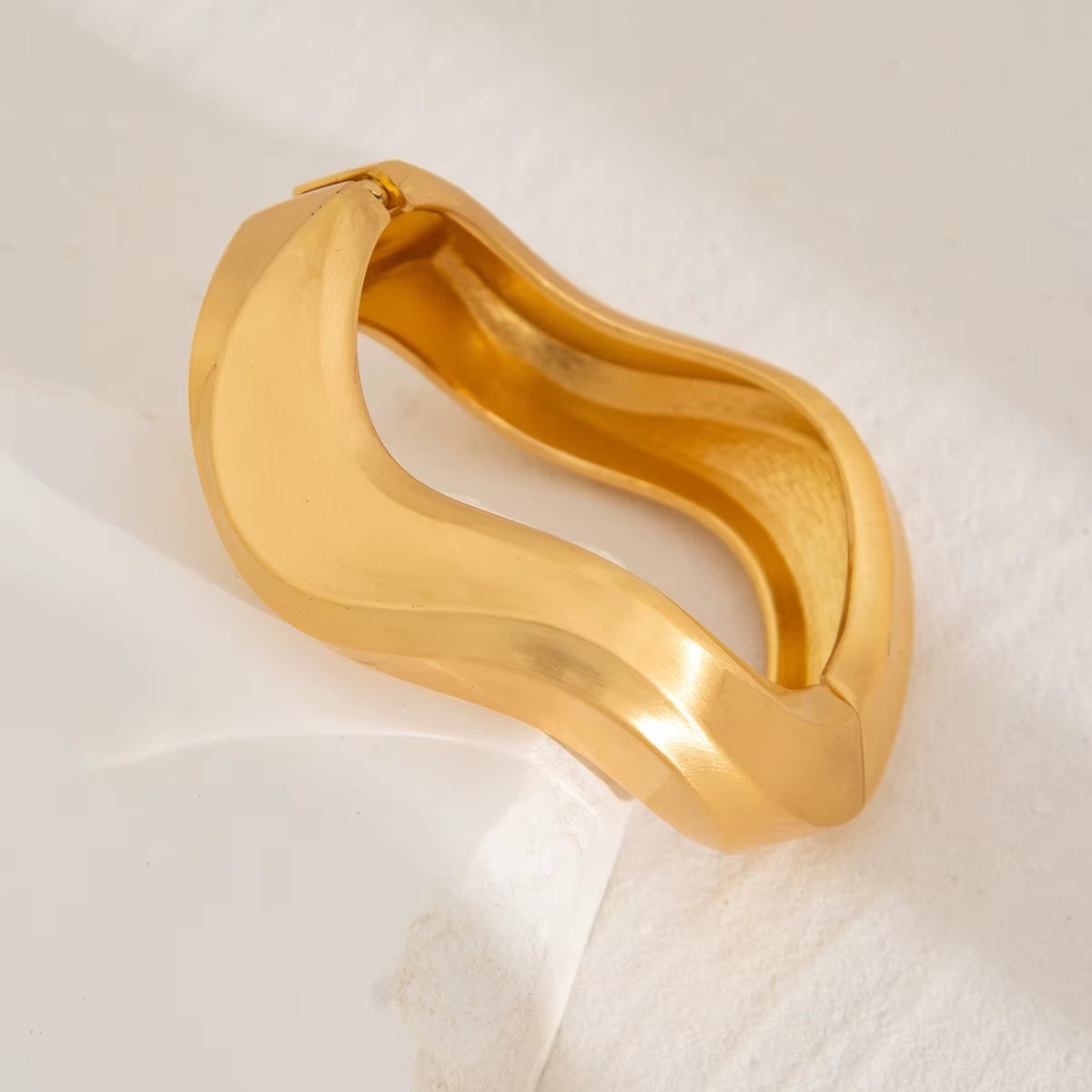 Chunky Heavy Wide Metal Water Drop Bangles for Women Gold Color Open Cuff Thick Irregular Wave Bangle Bracelet Jewelry