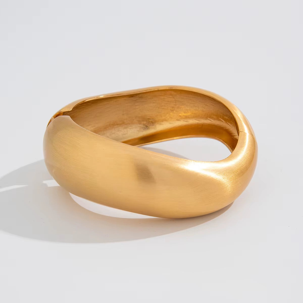 Chunky Heavy Wide Metal Water Drop Bangles for Women Gold Color Open Cuff Thick Irregular Wave Bangle Bracelet Jewelry