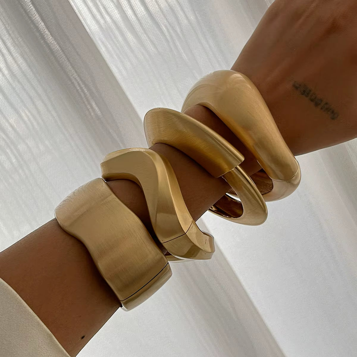 Chunky Heavy Wide Metal Water Drop Bangles for Women Gold Color Open Cuff Thick Irregular Wave Bangle Bracelet Jewelry