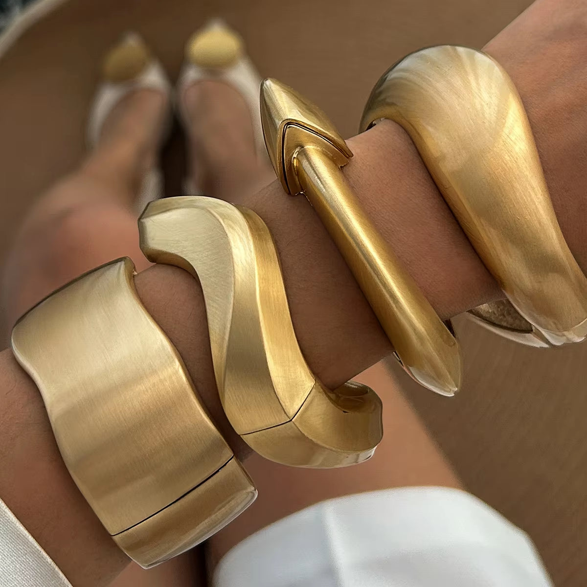 Chunky Heavy Wide Metal Water Drop Bangles for Women Gold Color Open Cuff Thick Irregular Wave Bangle Bracelet Jewelry