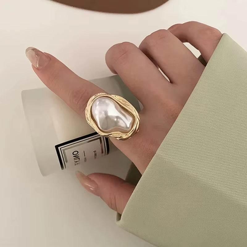 Women Irregular Shape Metal Ring with Imitation Pearl Gold Plating Geometric Finger Ring Ins Style Simple Design Women Jewelry